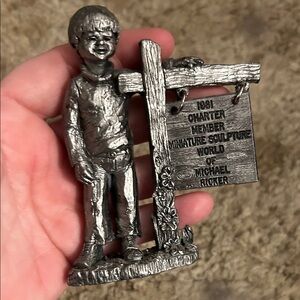Michael Ricker  1981 Miniature Sculpture Pewter Figurine